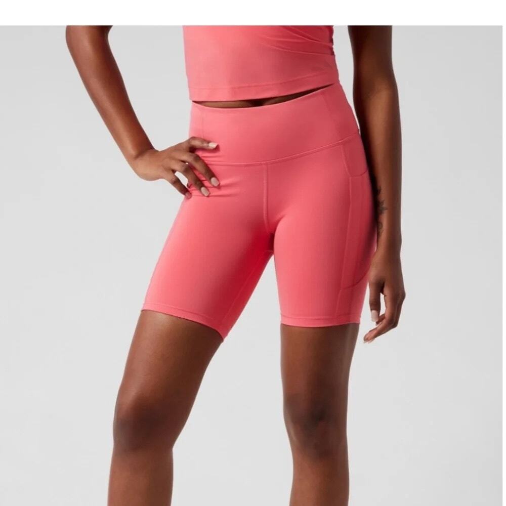 Athleta Ultimate Stash II 7" Short Coral Petal Pink Bike Workout - XSmall